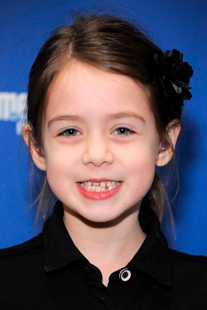 Tova Stewart - headshot