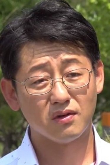 Yoon Taek-seung - headshot
