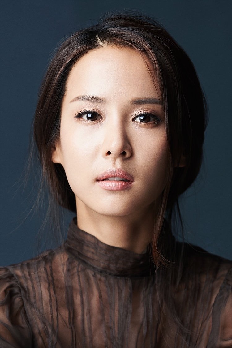 Cho Yeo-jeong - headshot