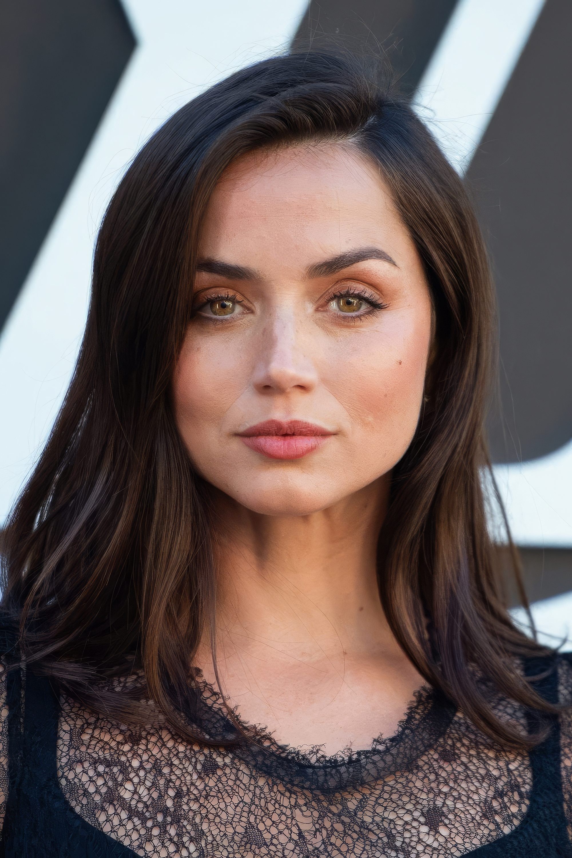 Ana de Armas - headshot