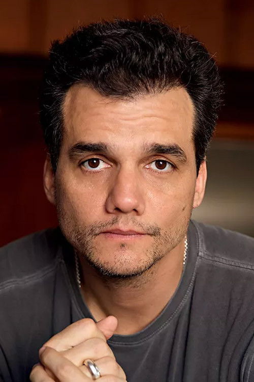 Wagner Moura - headshot