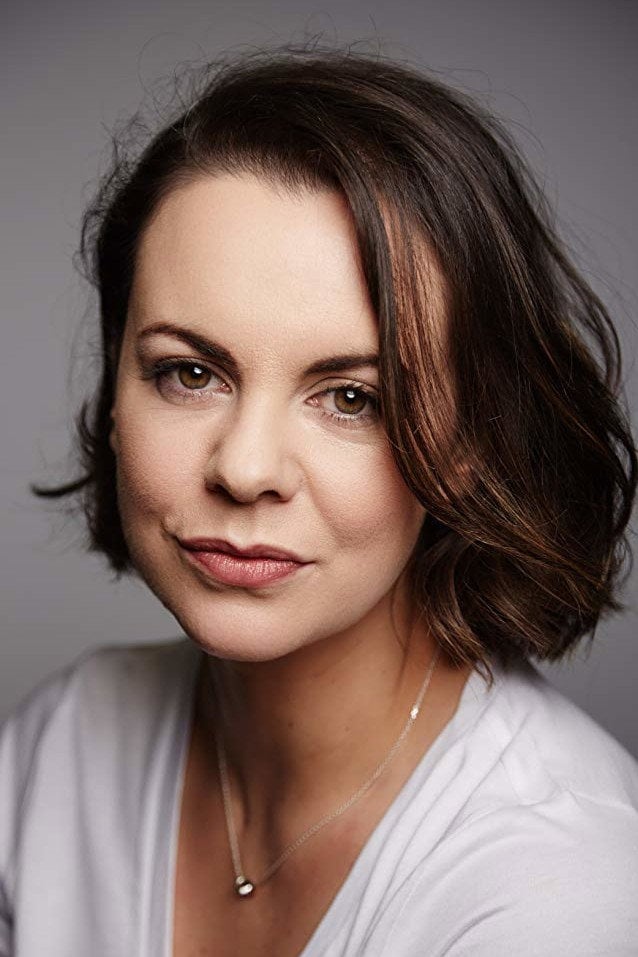 Hilary Rose - headshot