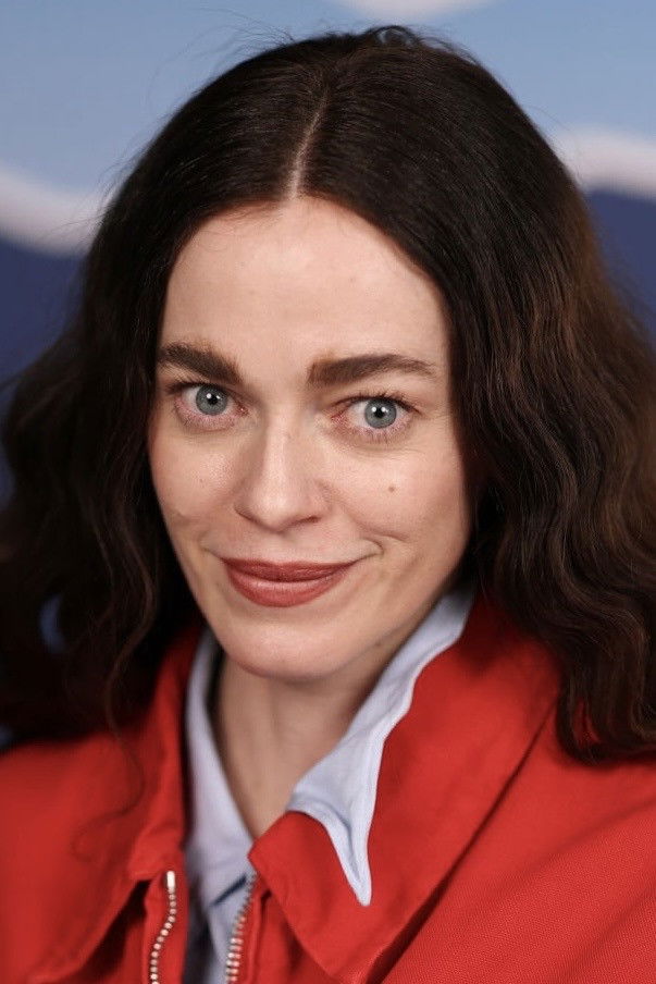 Hailey Benton Gates - headshot