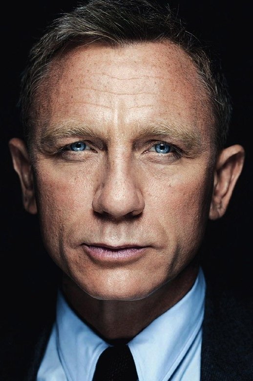 Daniel Craig - headshot