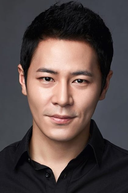 Lee Kyoo-hyung - headshot