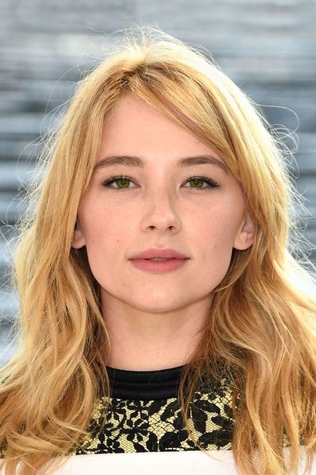 Haley Bennett - headshot