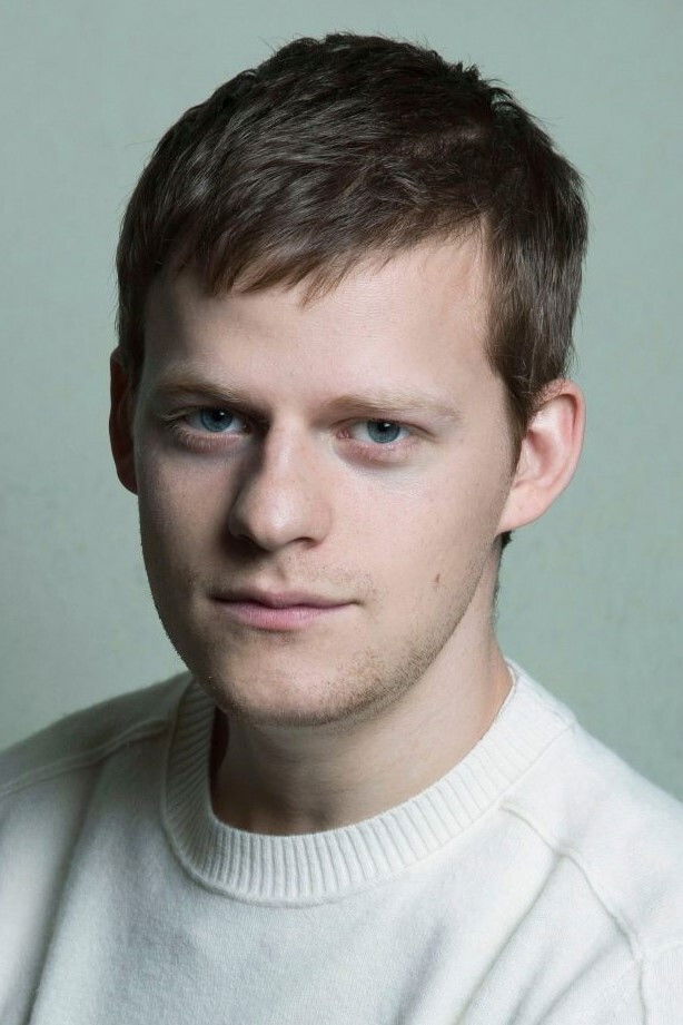 Lucas Hedges - headshot