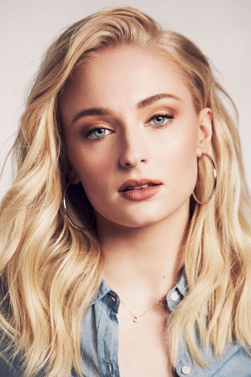 Sophie Turner - headshot