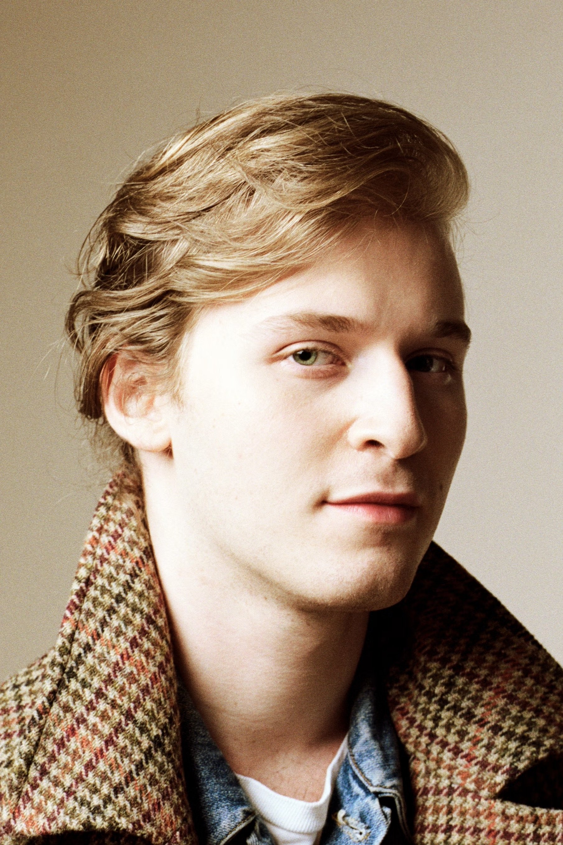 Fred Hechinger - headshot