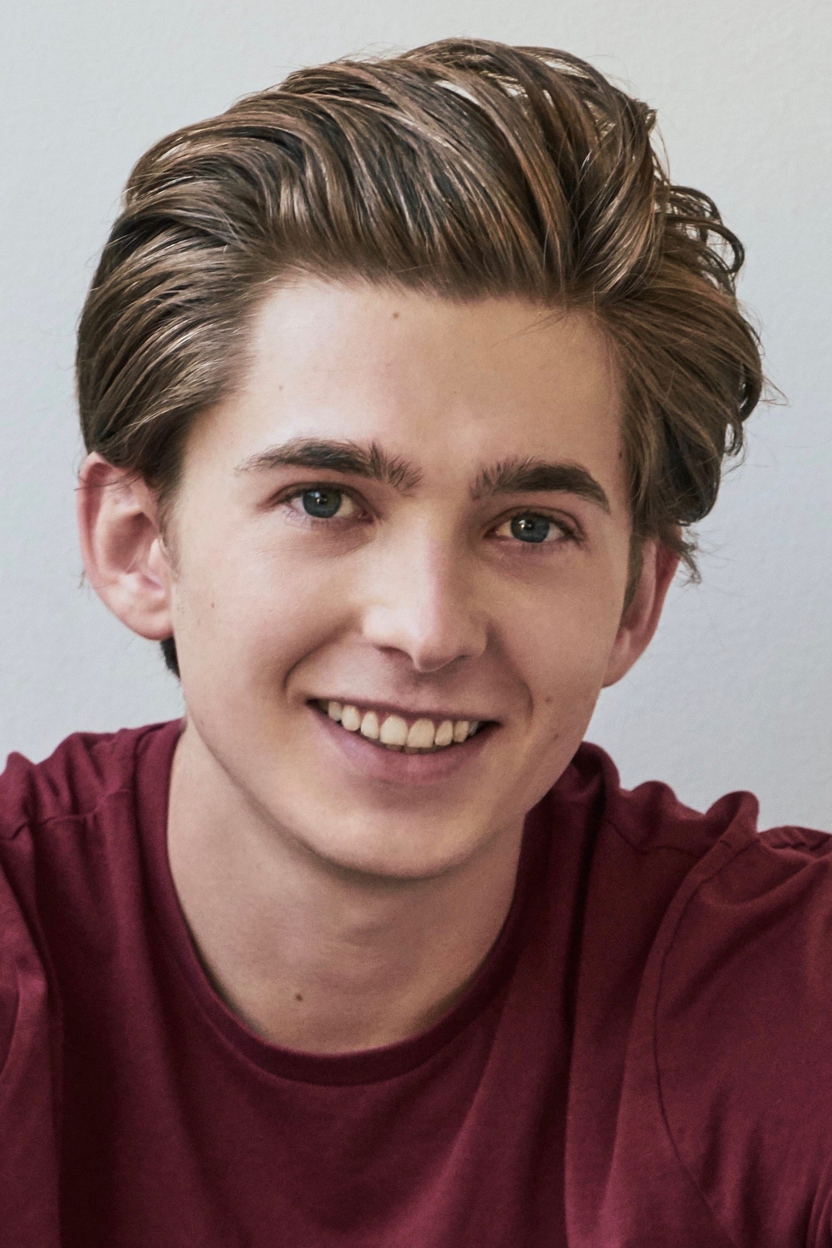 Austin Abrams - headshot