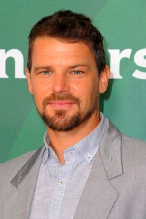 Nathan Phillips - headshot