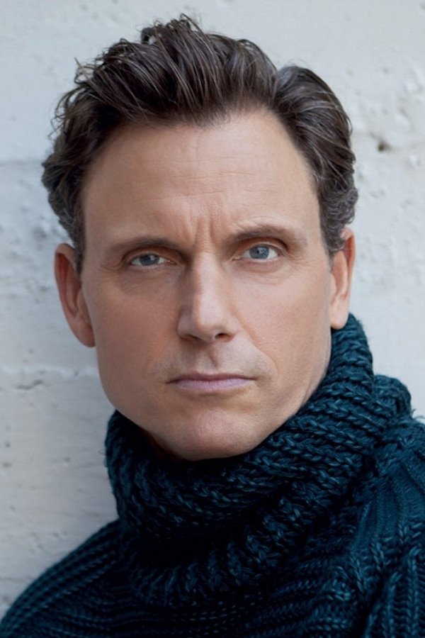 Tony Goldwyn - headshot