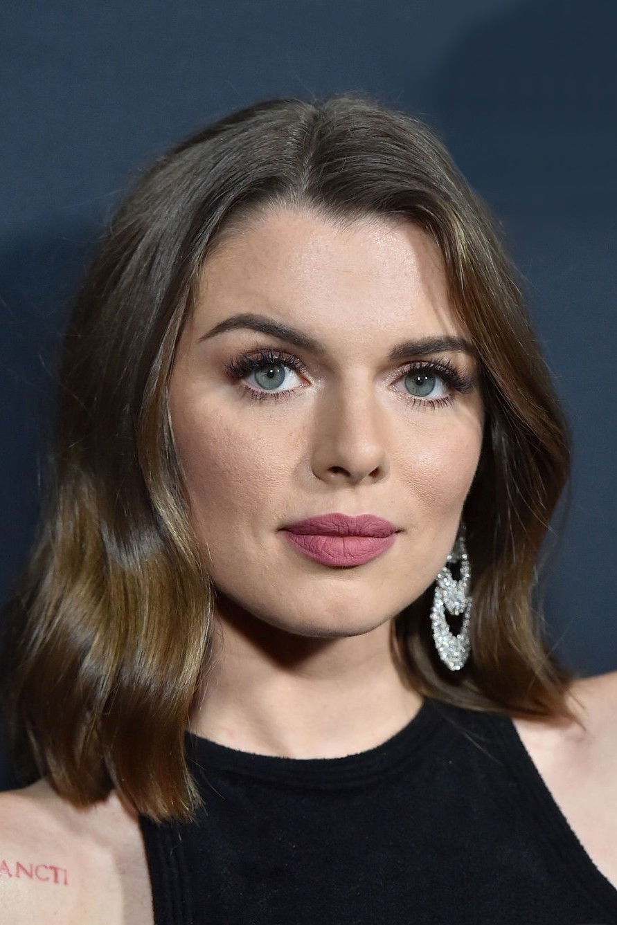 Julia Fox - headshot