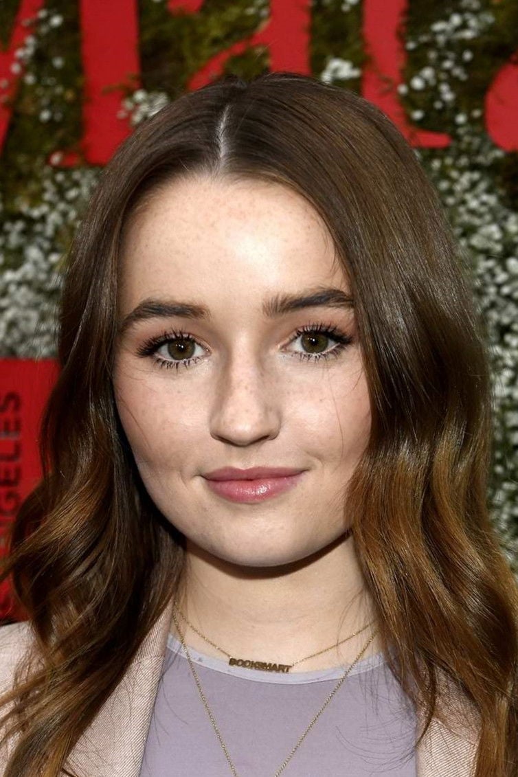 Kaitlyn Dever - headshot