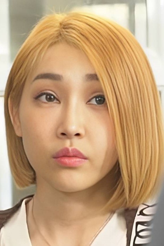 Ji Won - headshot