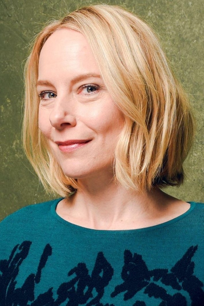 Amy Ryan - headshot