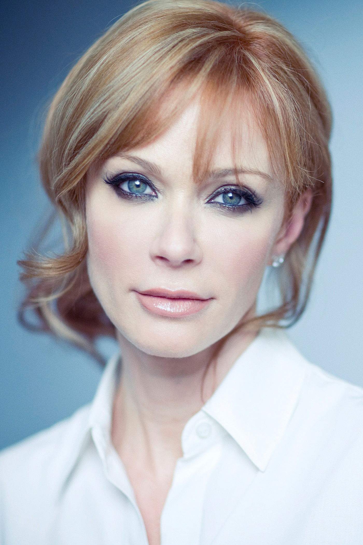 Lauren Holly - headshot