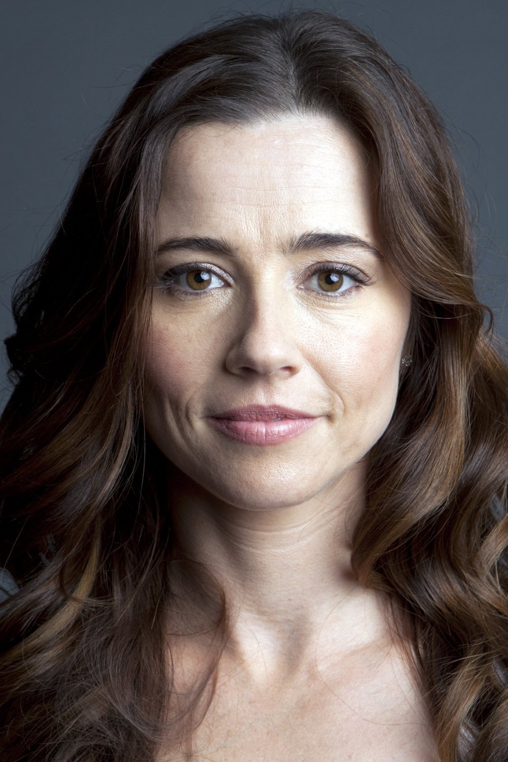 Linda Cardellini - headshot