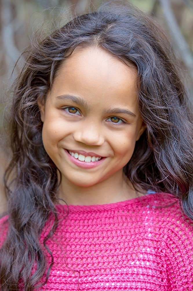 Chloe De Los Santos - headshot