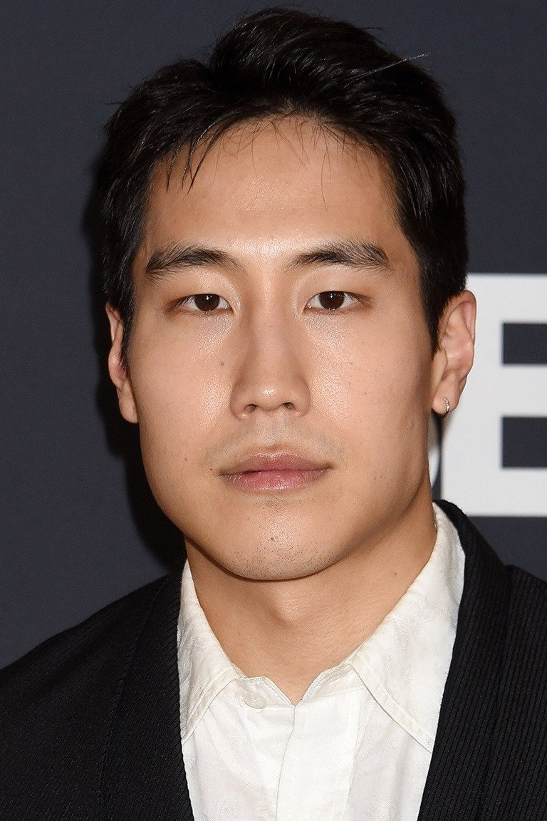 Young Mazino - headshot