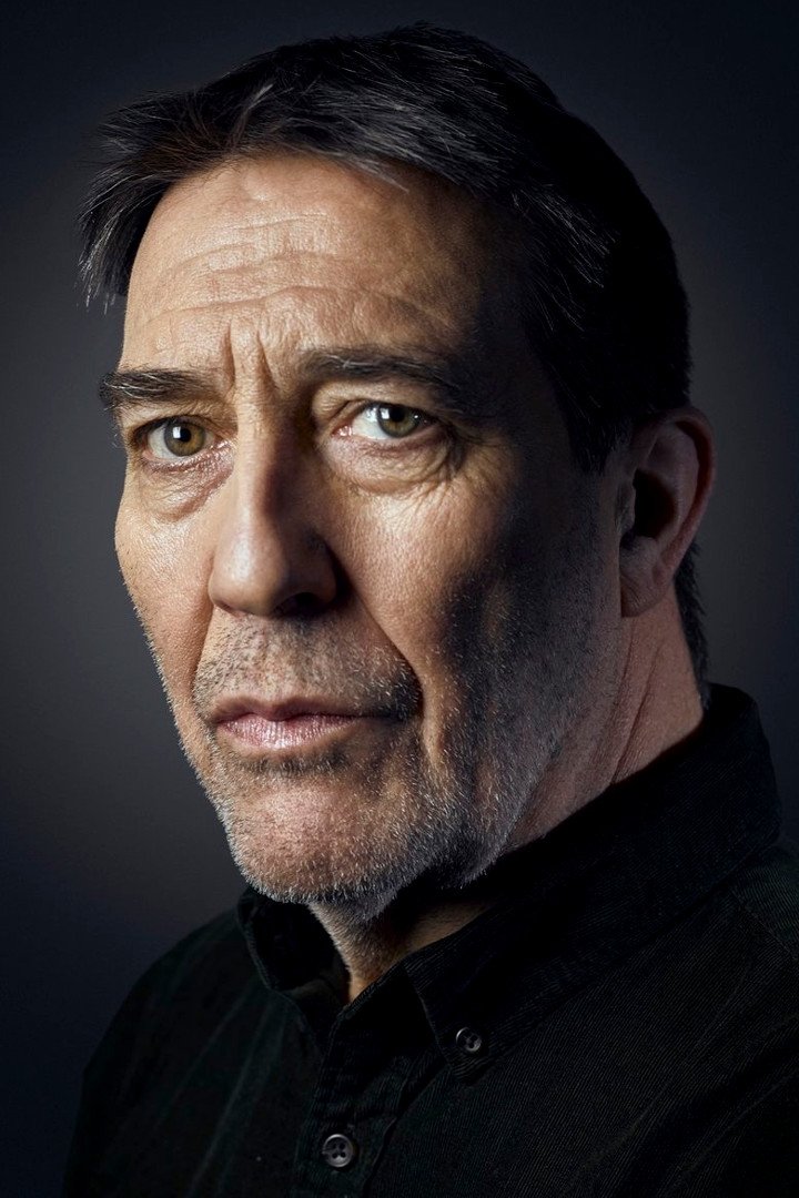 Ciarán Hinds - headshot