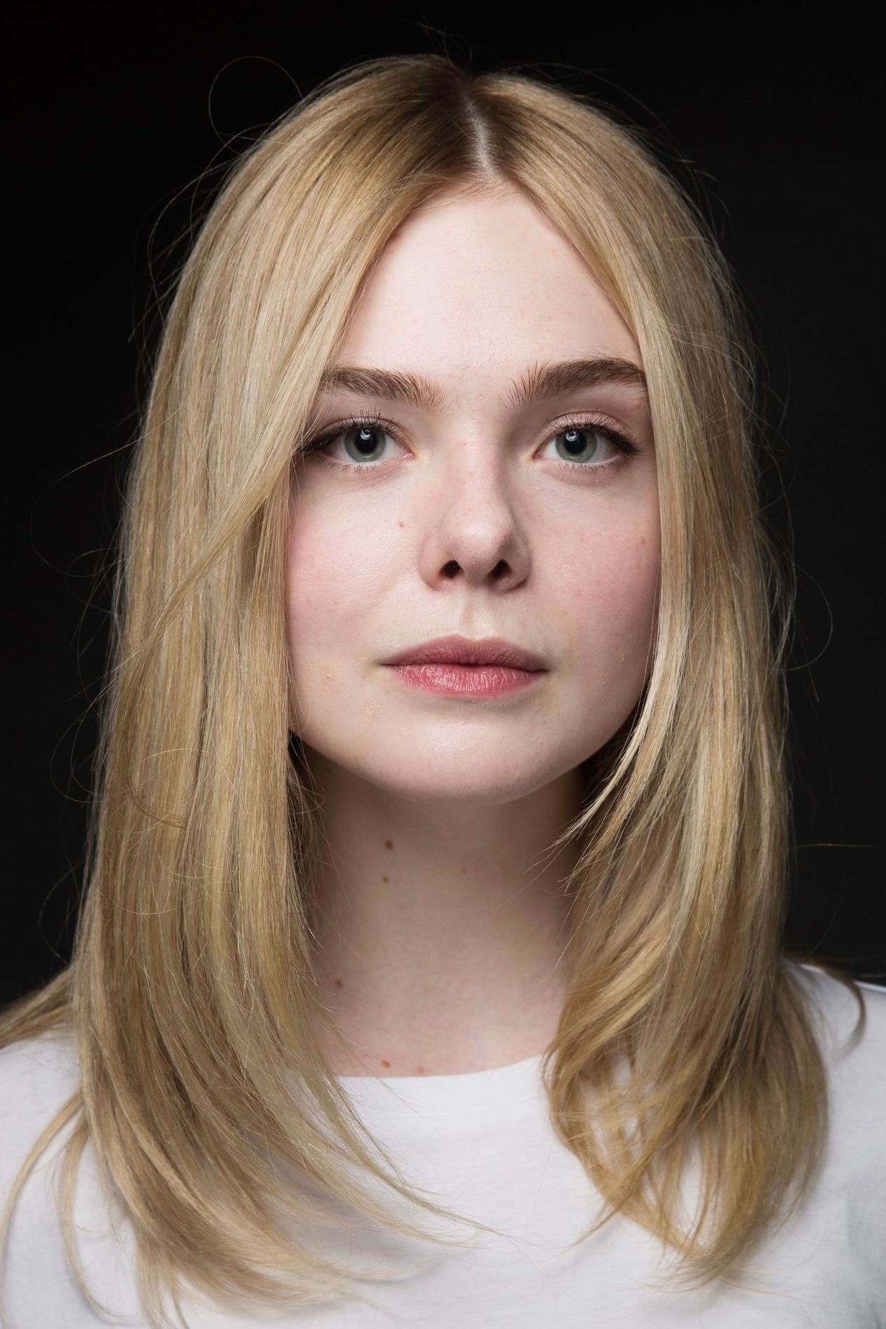 Elle Fanning - headshot