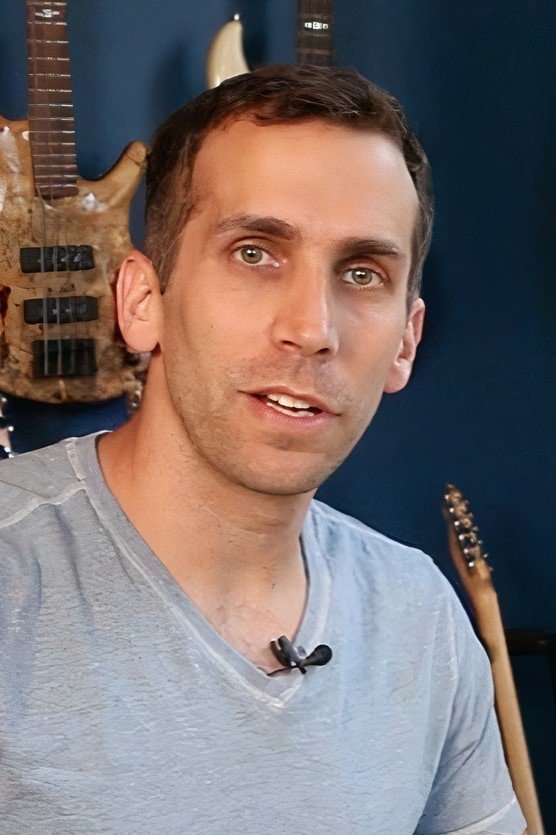 Amos Heller - headshot