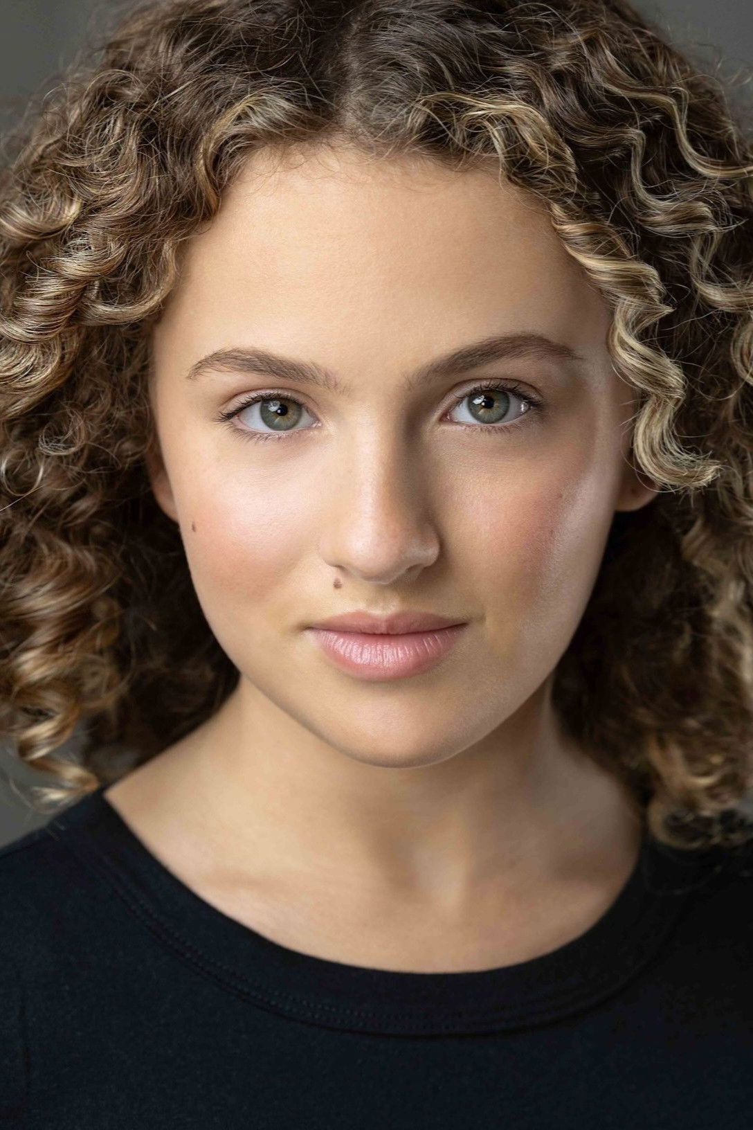 Violet Tinnirello - headshot