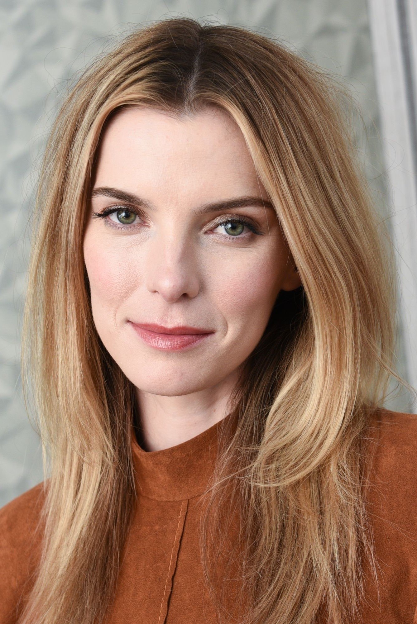 Betty Gilpin - headshot