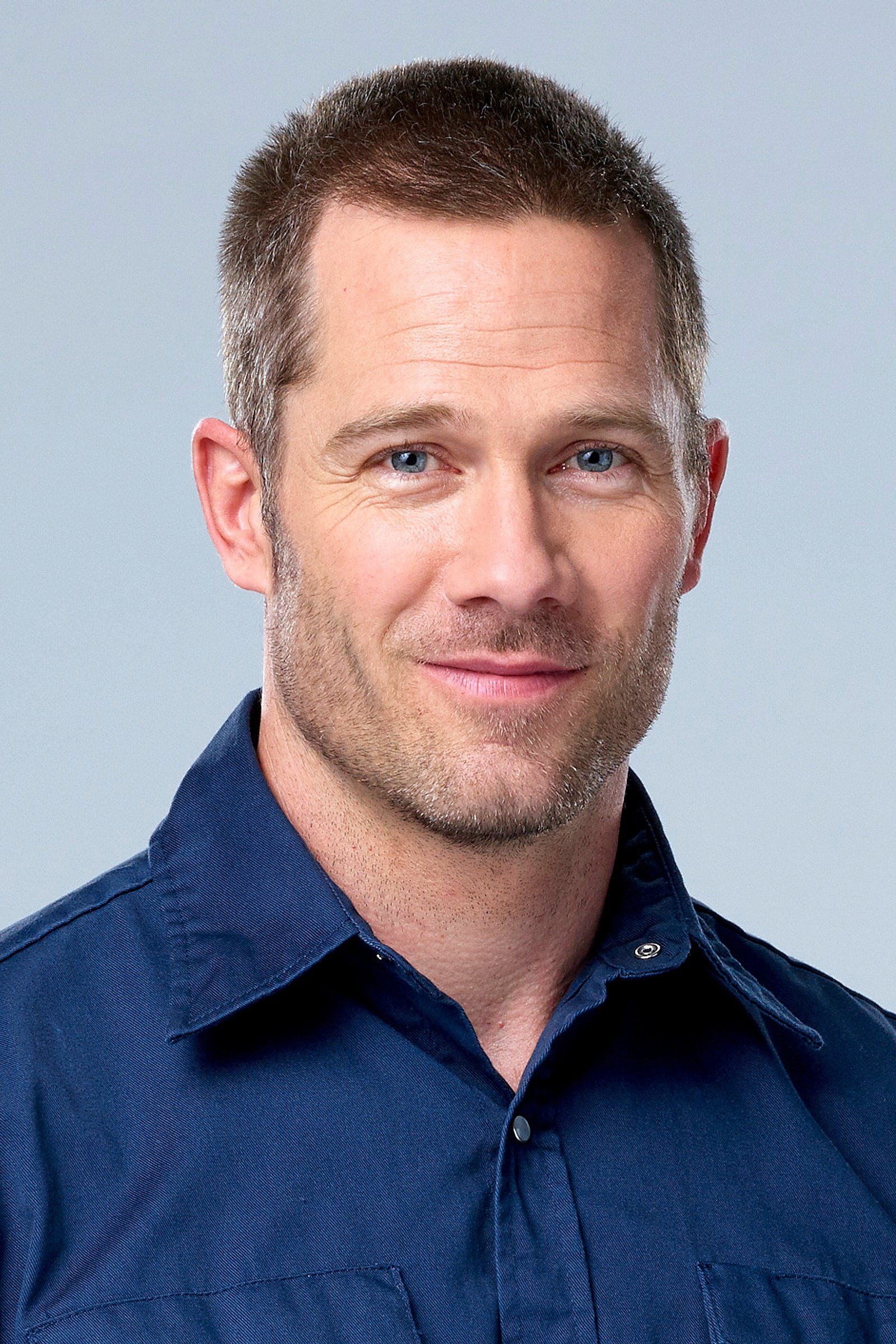 Luke Macfarlane - headshot