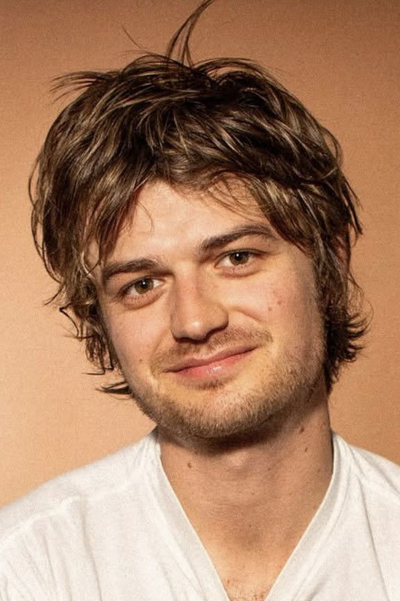 Joe Keery - headshot