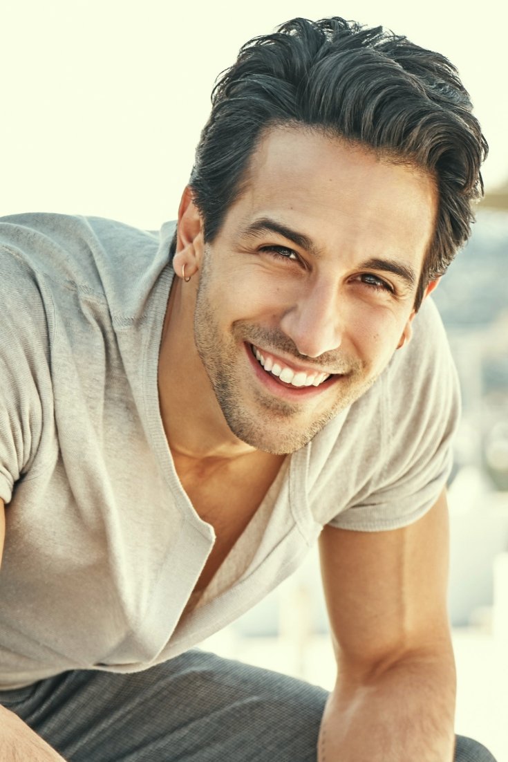 Deniz Akdeniz - headshot