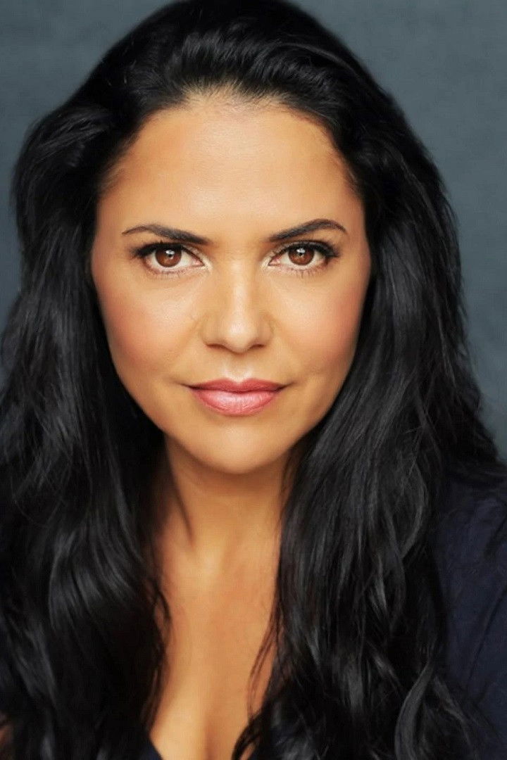 Miriama Smith - headshot