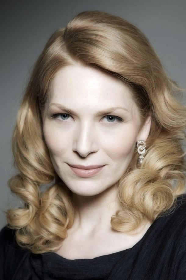 Nadia Cameron-Blakey - headshot