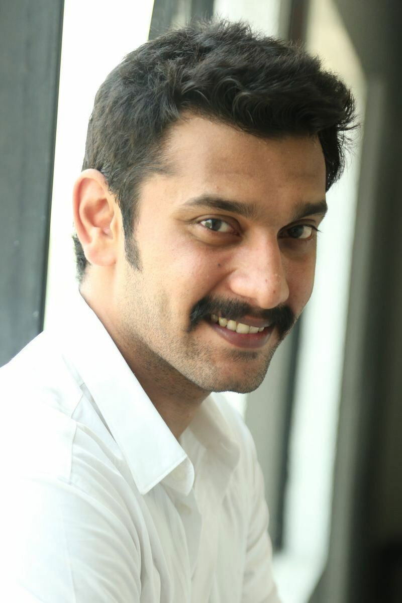Arulnithi - headshot