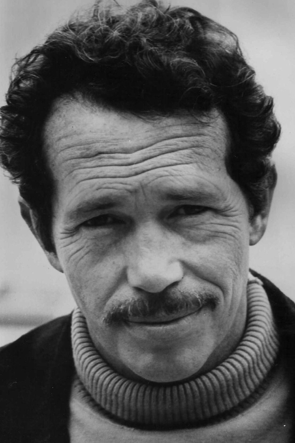 Warren Oates - headshot