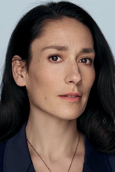 Sian Clifford - headshot