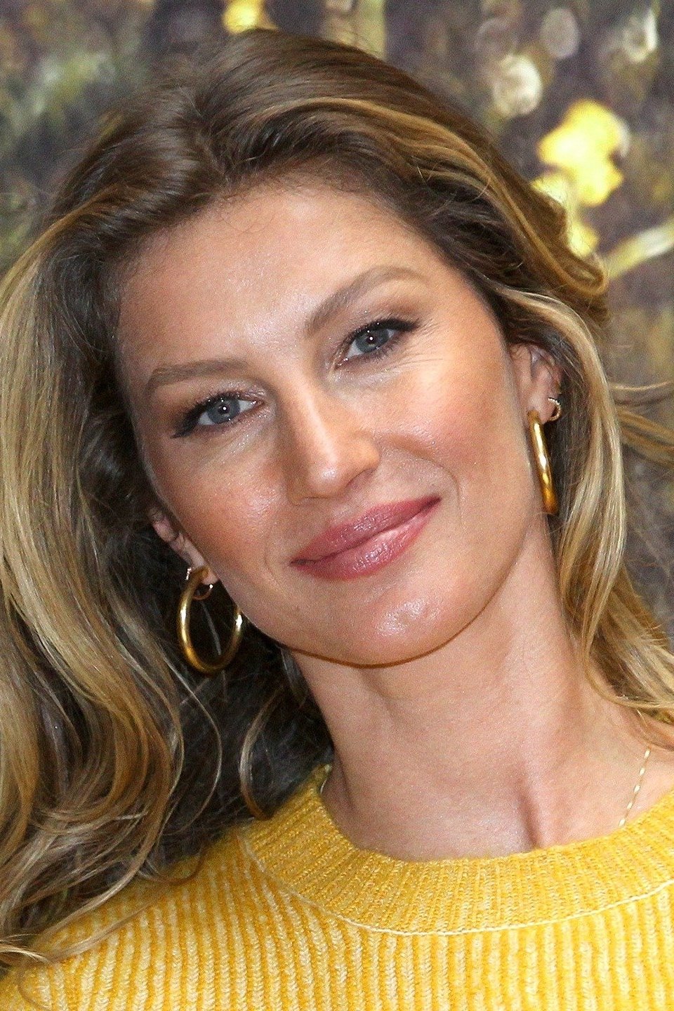 Gisele Bündchen - headshot