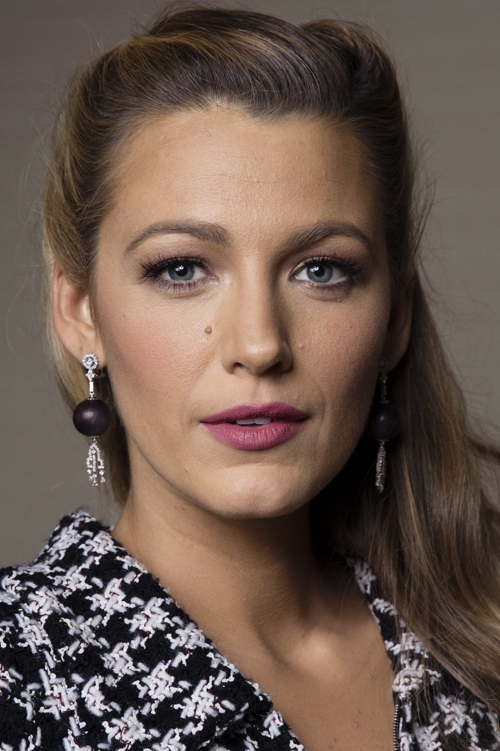 Blake Lively - headshot