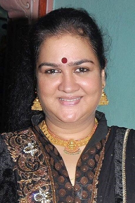 Urvashi - headshot