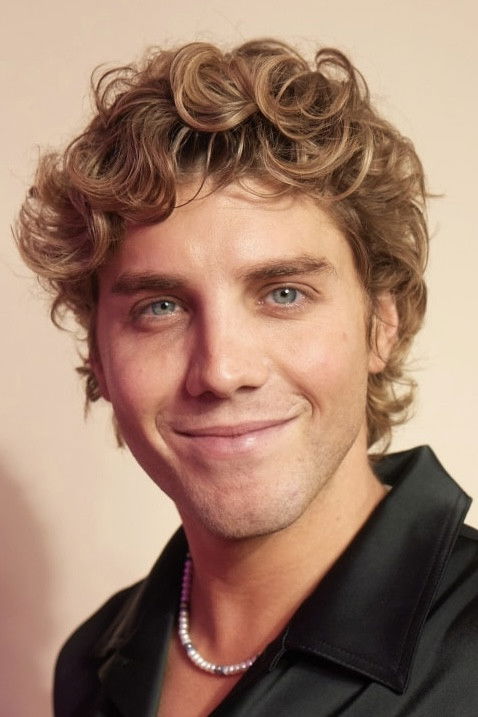 Lukas Gage - headshot