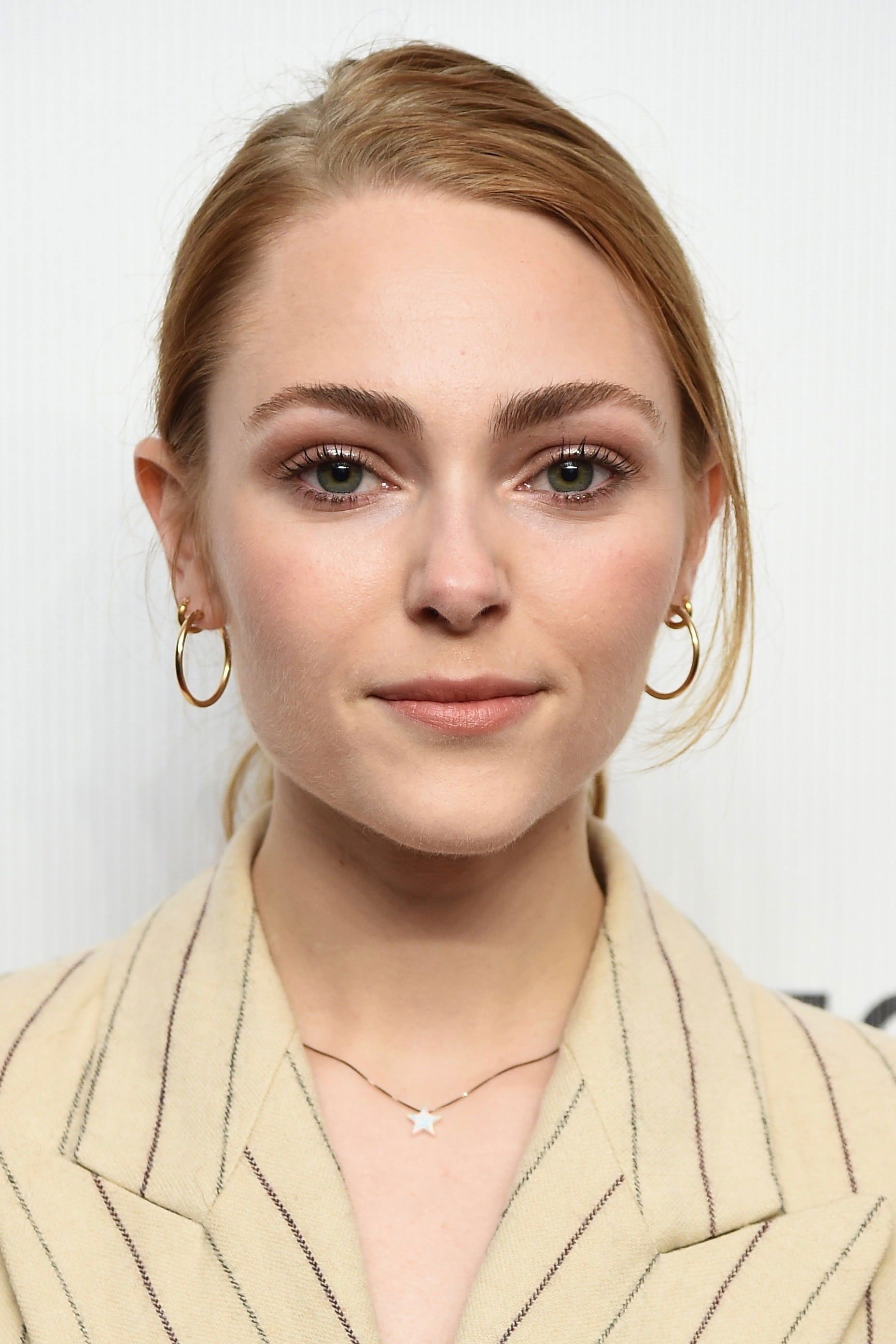 AnnaSophia Robb - headshot