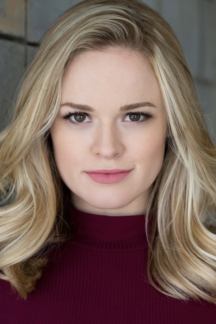 Emily Topper - headshot
