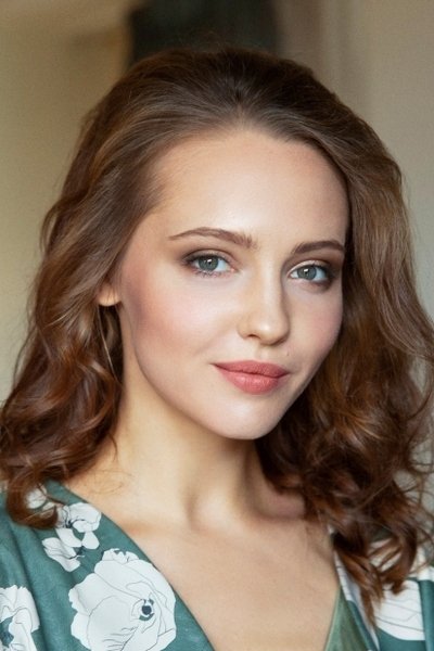 Yuliya Khlynina - headshot