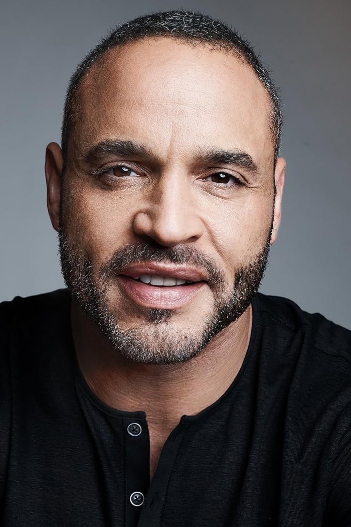Daniel Sunjata - headshot