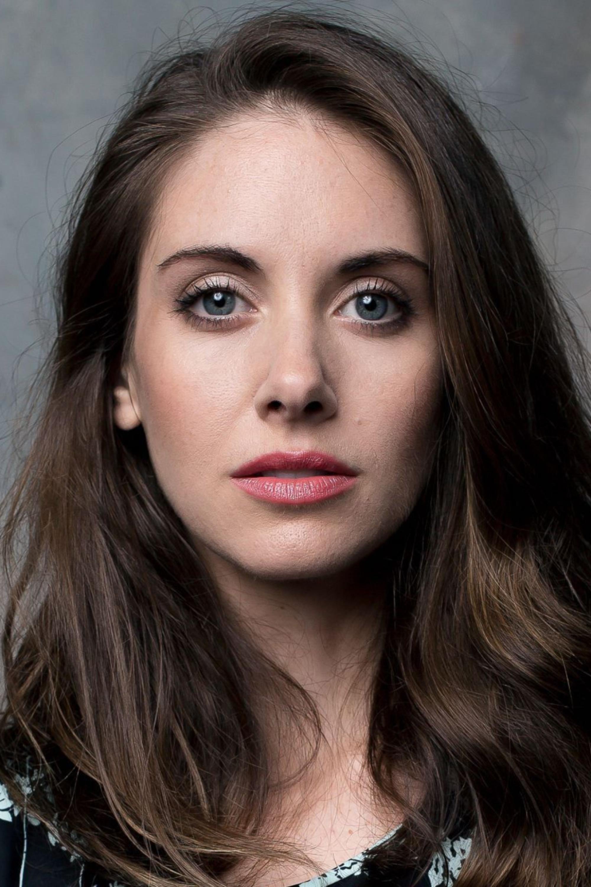 Alison Brie - headshot