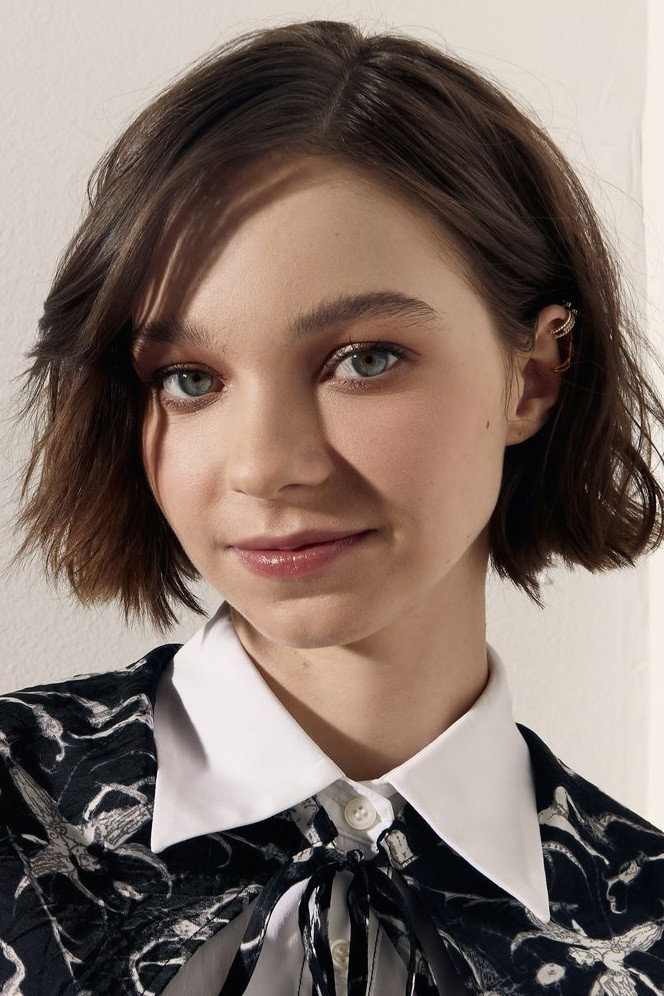 Emma Myers - headshot