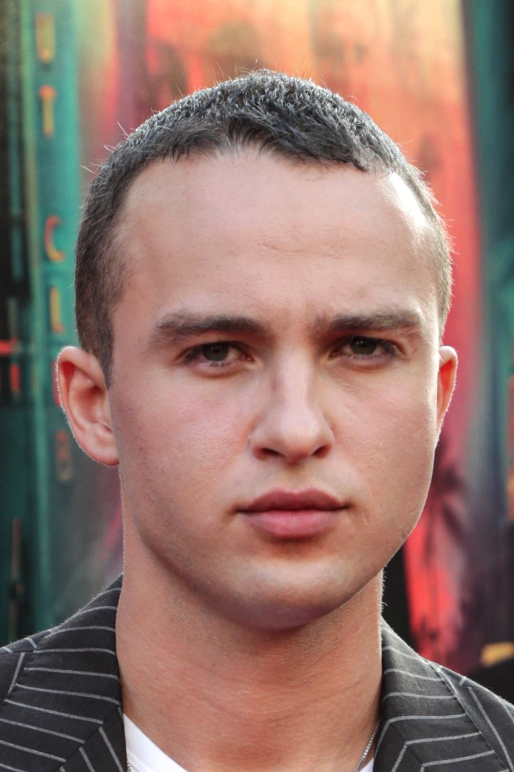 Mojean Aria - headshot