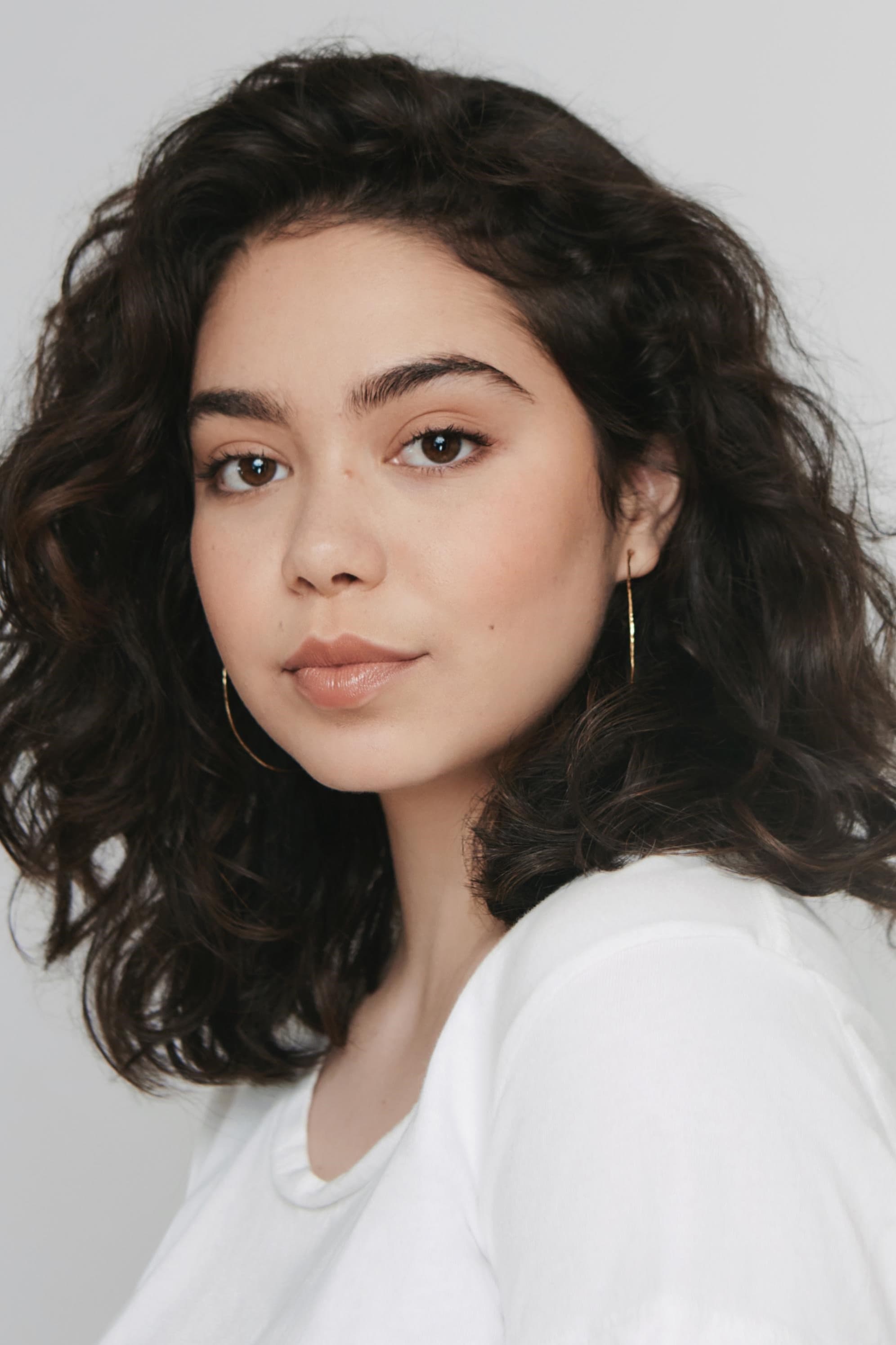 Auliʻi Cravalho - headshot