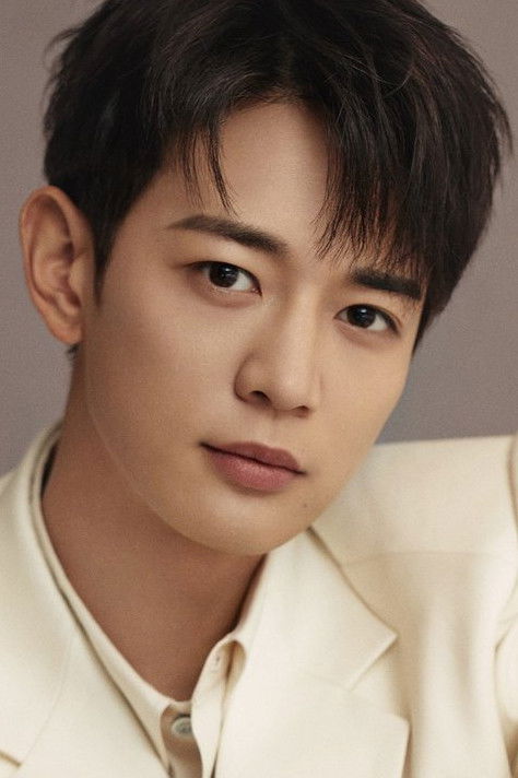 Choi Min-ho - headshot